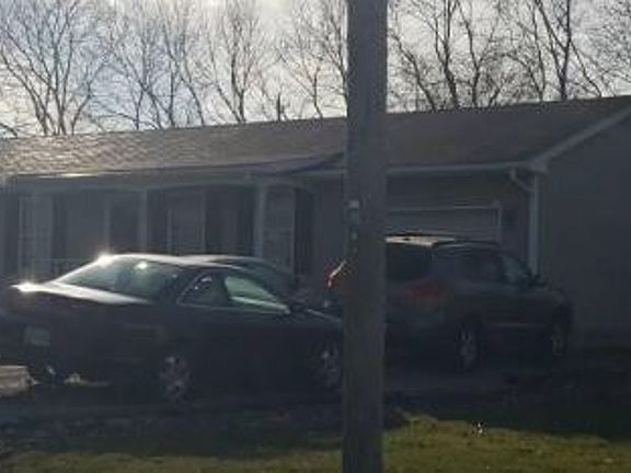 2nd image of 69 Gordon Dr