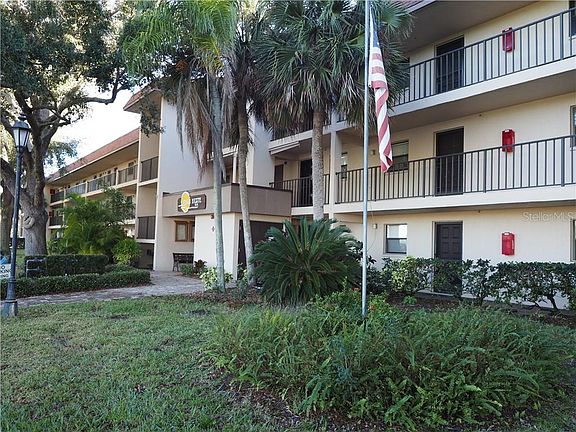 3rd image of 104 Capri Isles Blvd APT 103