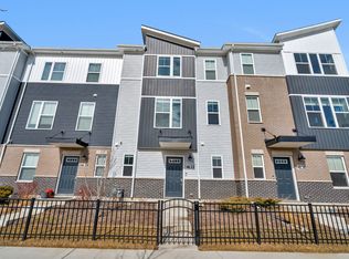 4133 Calder Ln, Aurora, IL 60504