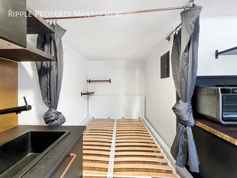 315 9a St NW #104 — Photo 12