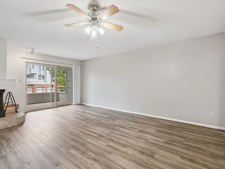 952 Acapulco Ct — Photo 6