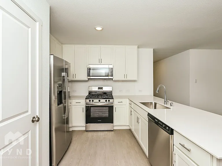 2644 Mistwood Dr — Photo 10