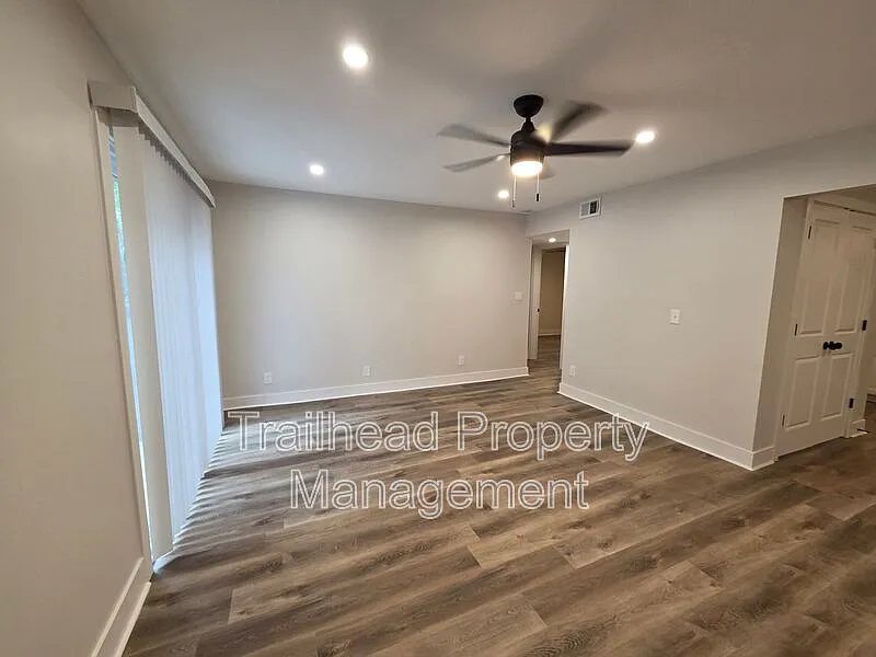 2 bed, 1.0 bath, 1000 sqft, $1,150 — Photo 3