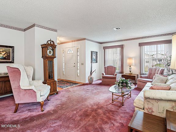 5th image of 8 Cardigan Drive
