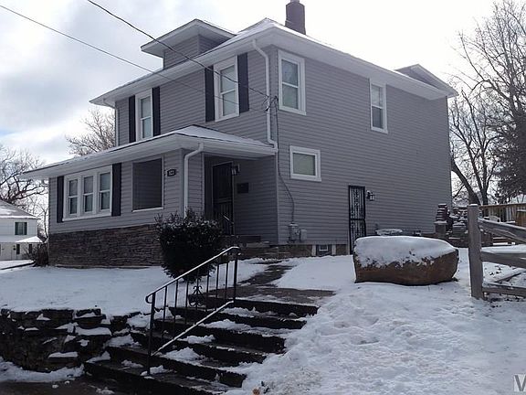 3rd image of 821 Faurot Ave