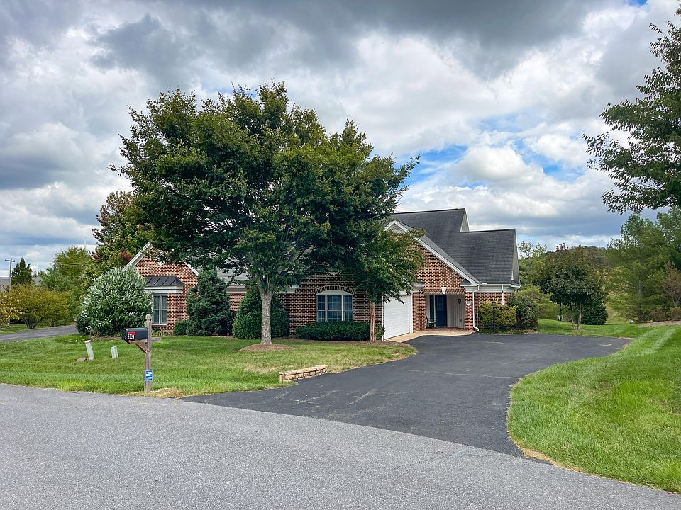 1st image of 30 Haven Oak Ct