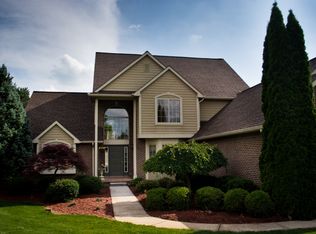 4594 Spring Ridge Dr, White Lake, MI 48383