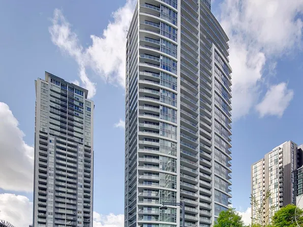 13308 Central Ave #1805, Surrey, BC V3T 0M4