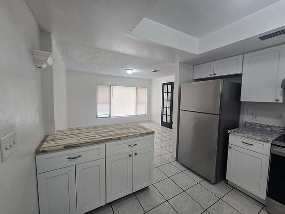 5th image of 310 Clark St
