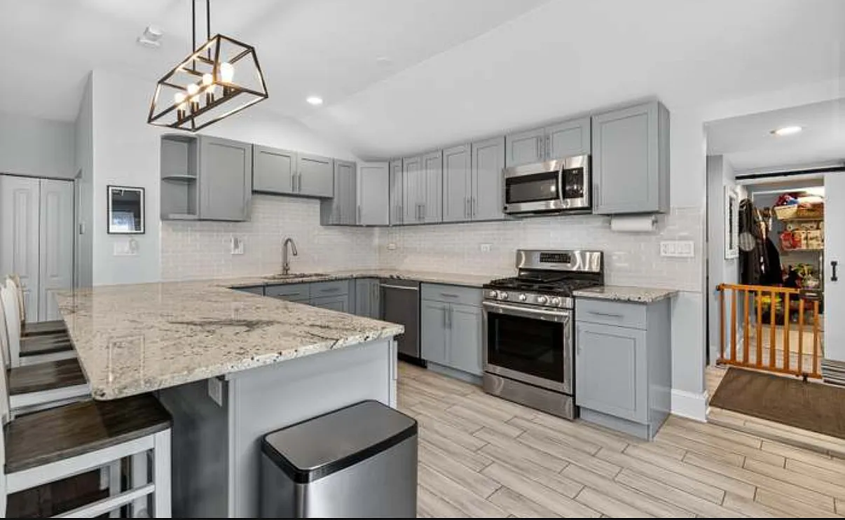 14928 W Walnut Dr — Photo 2