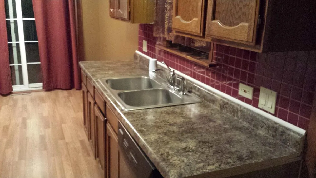 3 bed, 1270 sqft, $2,350 — Photo 3