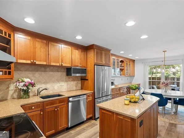 1105 Clairemont Ave APT P, Decatur, GA 30030