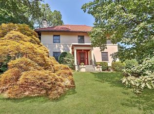 246 Beechmont Dr, New Rochelle, NY 10804