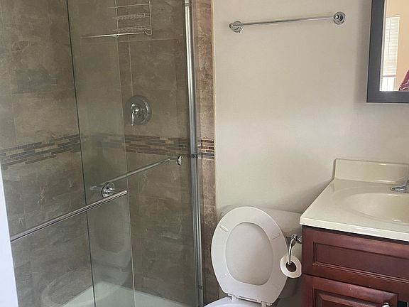 4th image of 11 Wentworth Ave #2