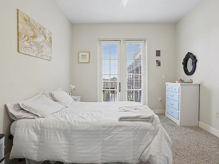 7707 Bluebonnet Blvd #321 — Photo 4