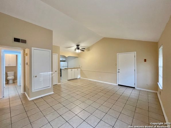 235 W Silver Sands Dr APT 4