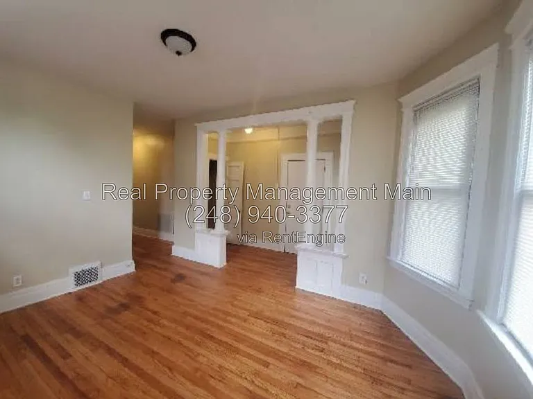 644 E Ferry St #2E — Photo 2
