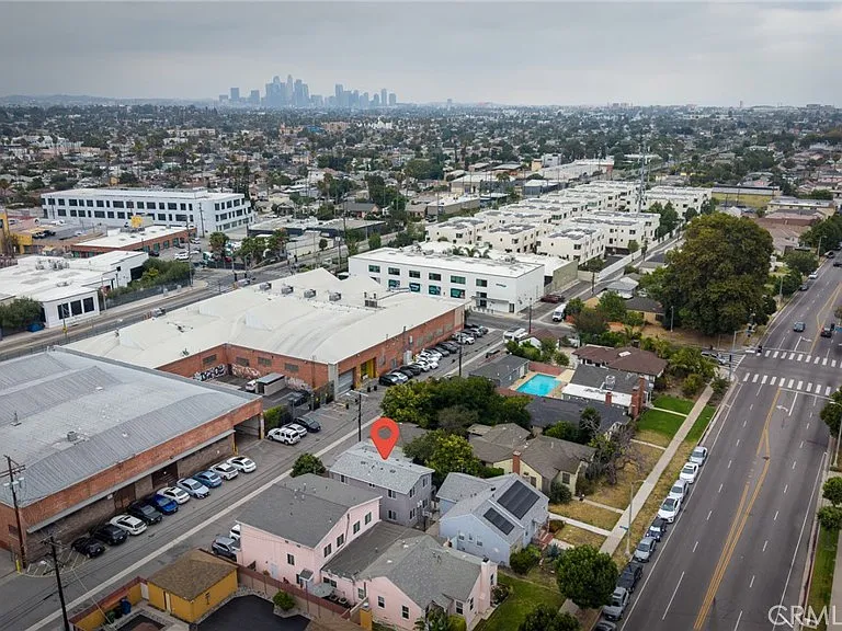 3121 Obama Blvd — Photo 32