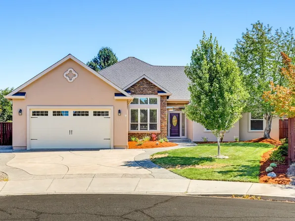 977 Fairview Ct, Eagle Pt, OR 97524