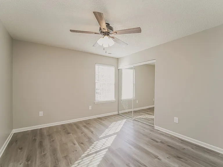 1001 Omaha Dr — Photo 12