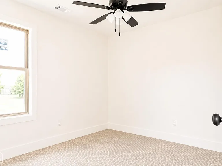 5400 Lotus St — Photo 17