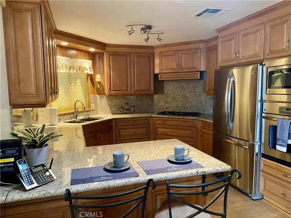 210 Lakepark Dr, Placentia, CA 92870