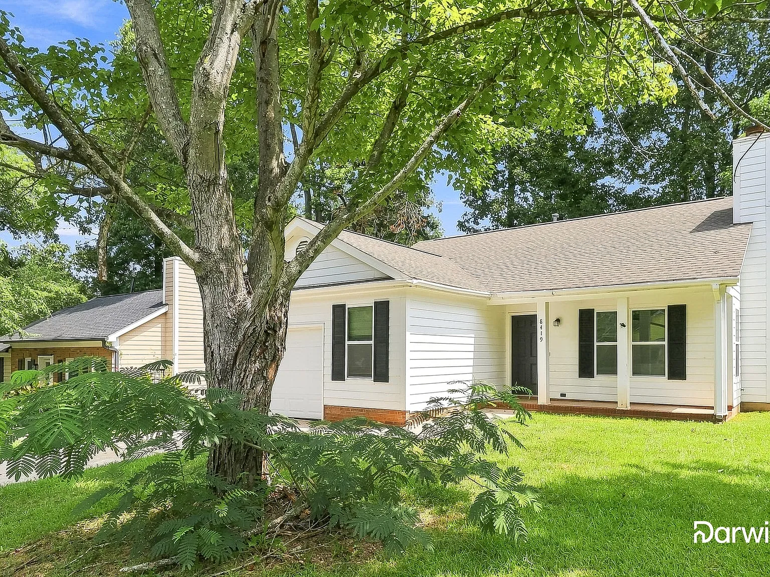 3 bed, 2.0 bath, 1084 sqft, $1,805 — Photo 2