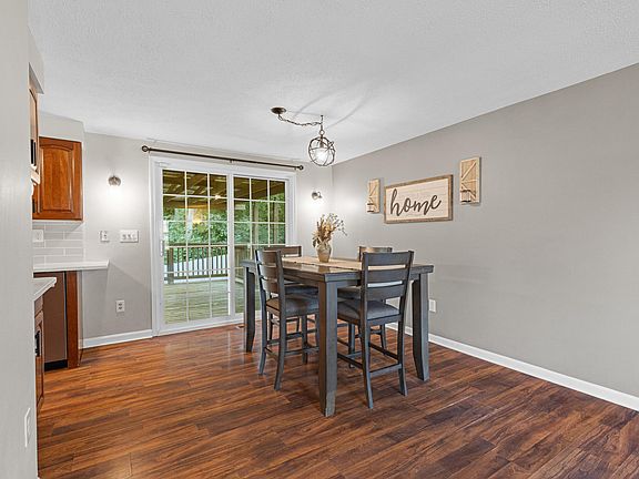 5th image of 2216 Janes Ln