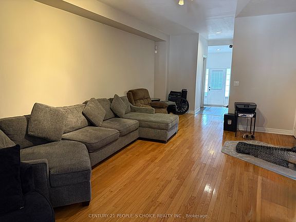 3rd image of 76 Daniel Reaman Cres NW