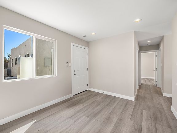 5th image of 121 W Elm Ave #A