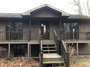 187 Richmond Ave, Medford, NY 11763