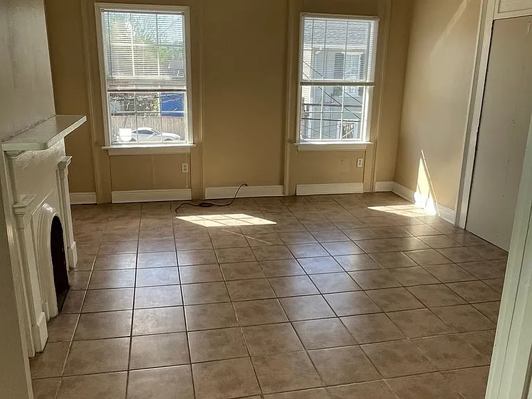 2311 Baronne St #B — Photo 11