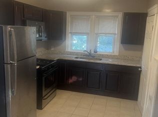 20 Benedict Rd FLOOR 2, Warwick, RI 02888