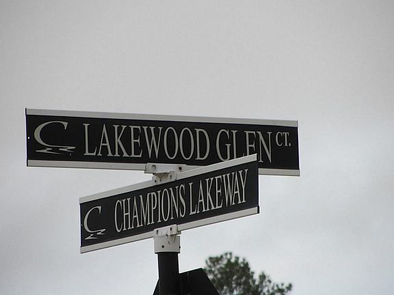 5th image of 17427 Lakewood Glen Ct