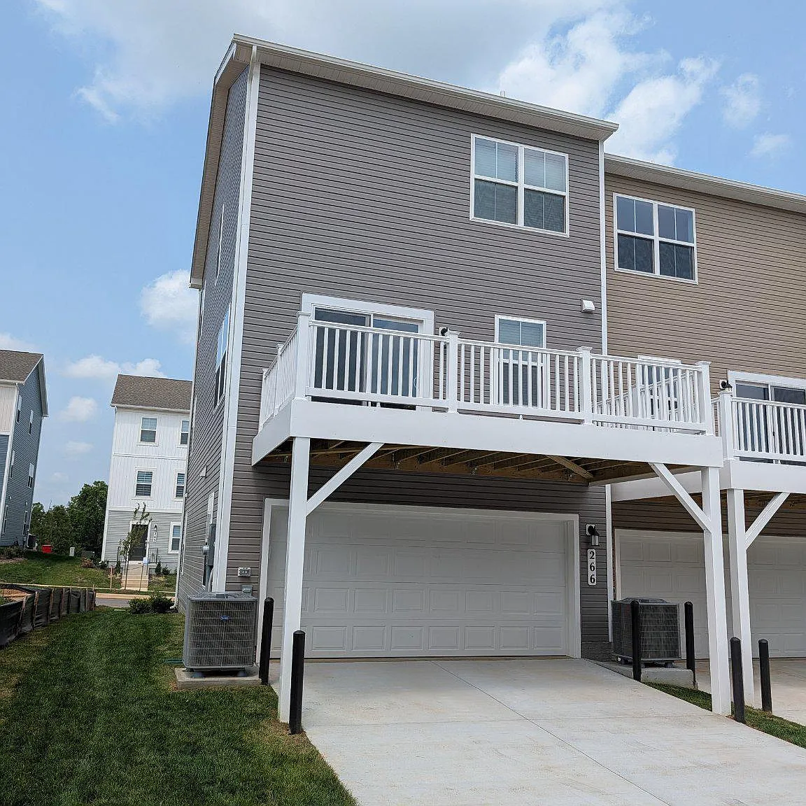 3 bed, 4.0 bath, 1794 sqft, $2,200 — Photo 4