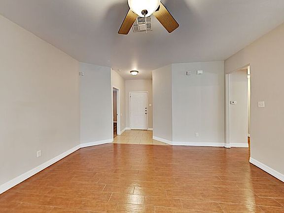 4th image of 6824 Fox Hill Dr