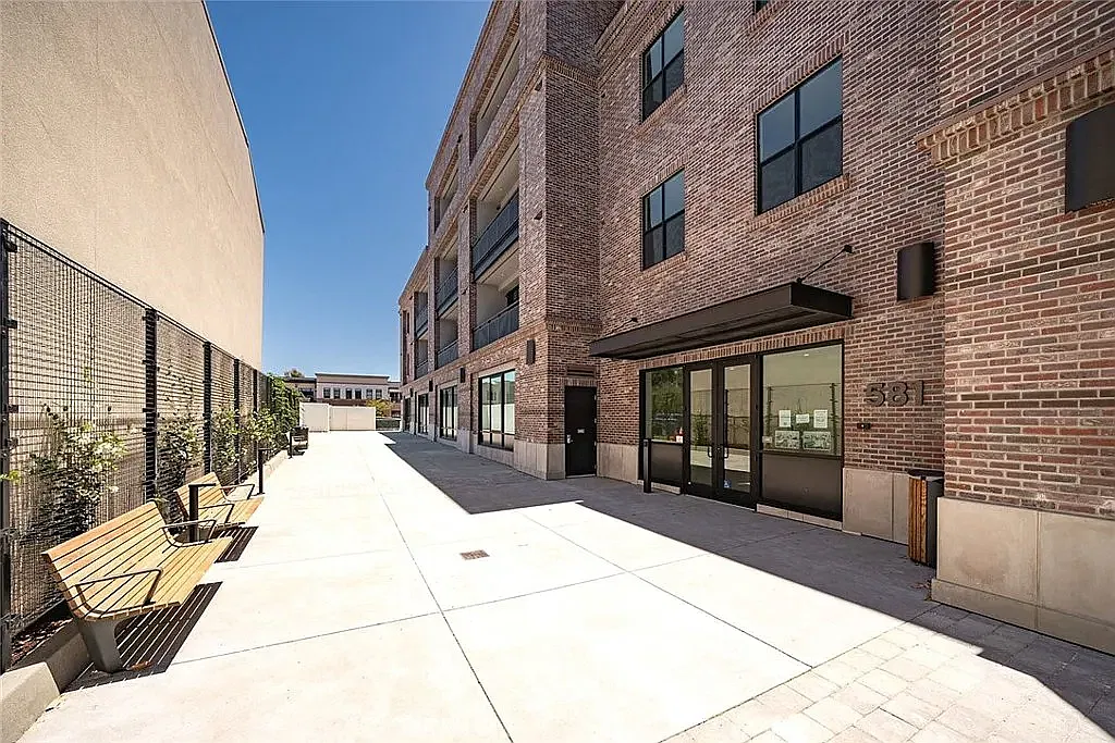 1 bed, 1100 sqft, $2,950 — Photo 1