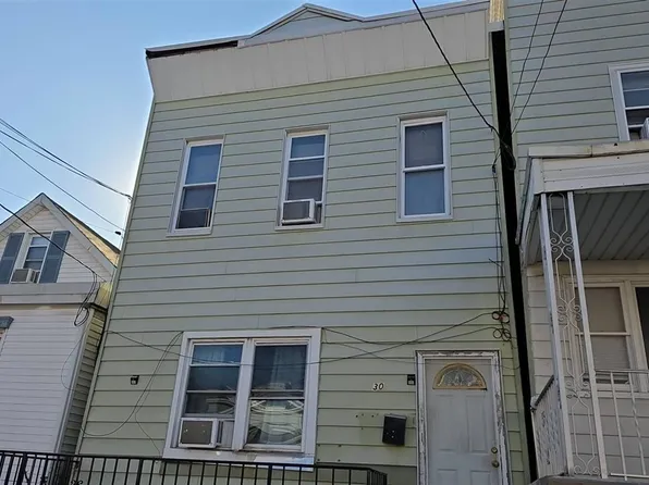 30 W 18th St, Bayonne, NJ 07002