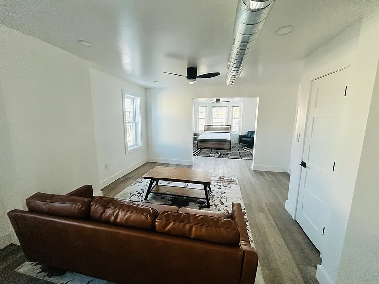 1214 Main St #1 — Photo 6