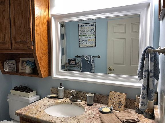 4th image of 1 Stevenson Ln
