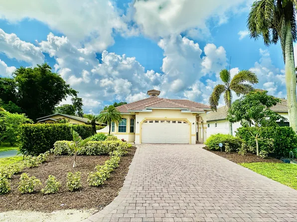 754 107th Ave N, Naples, FL 34108