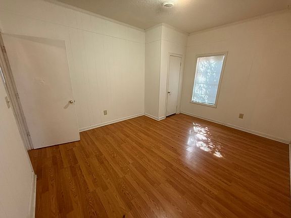 2nd image of 1327 Leaphart St Unit 3-B