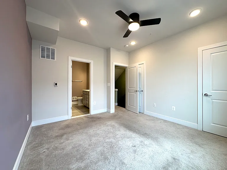 1009 Rockwell Ave — Photo 30