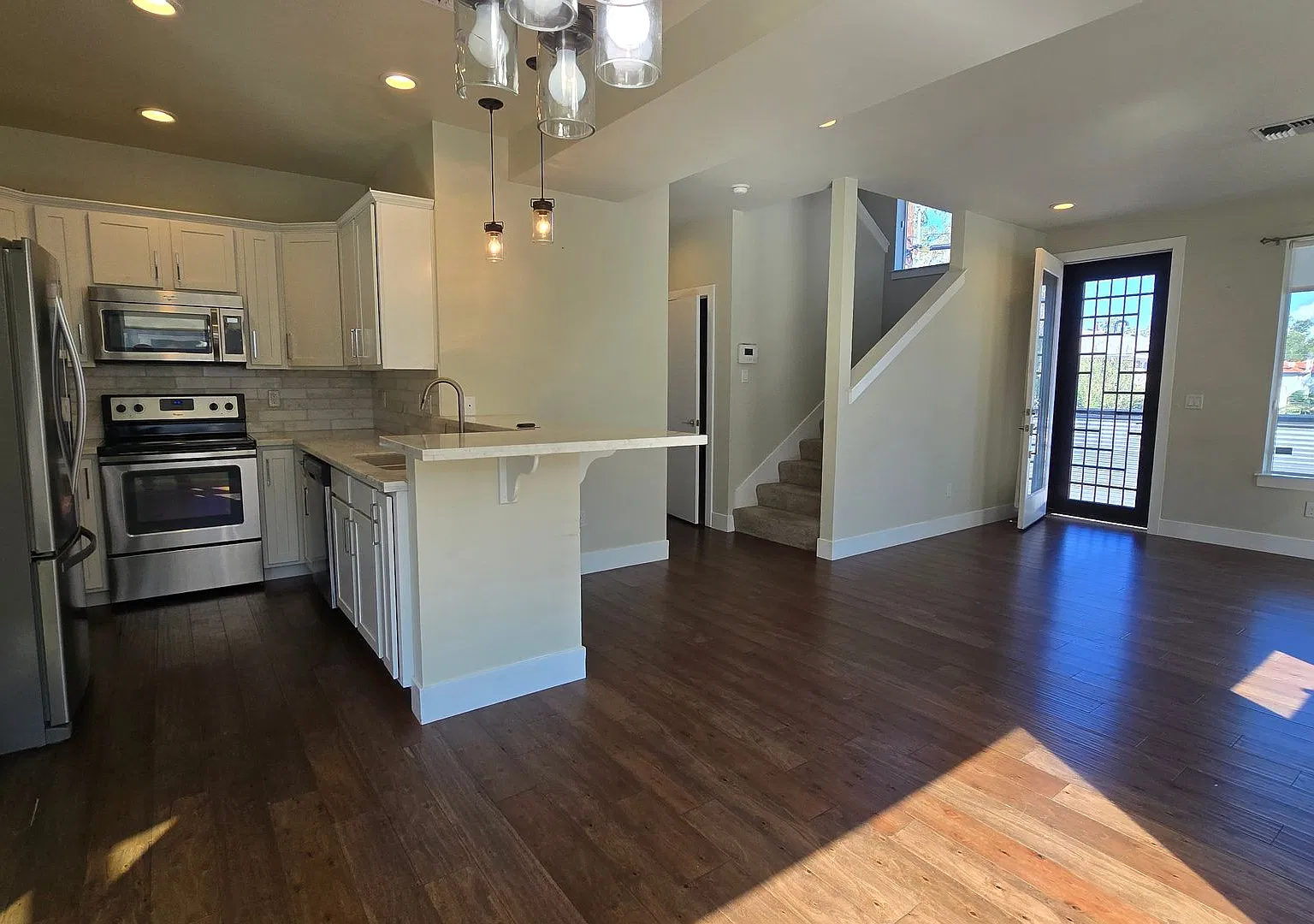 Newer Contemporay Home in Midtown — Photo 4