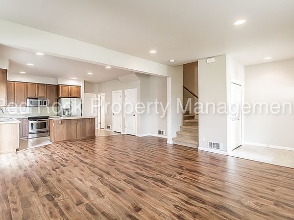 2nd image of 1620 N Holl Blvd