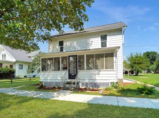 411 Richard St, Henry, IL 61537