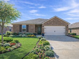 412 Wrangler Dr, Royse City, TX 75189