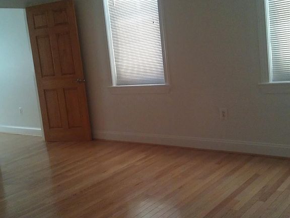 4th image of 2210 Fairmount Ave APT 1R