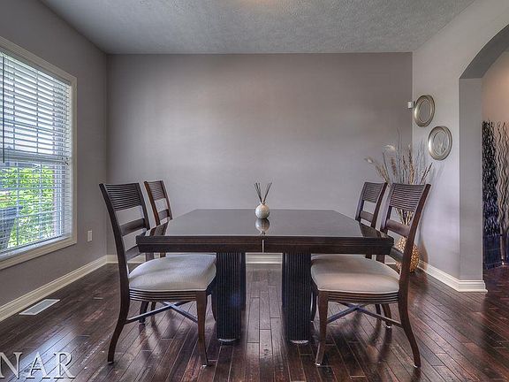 4th image of 1219 Longford Ln