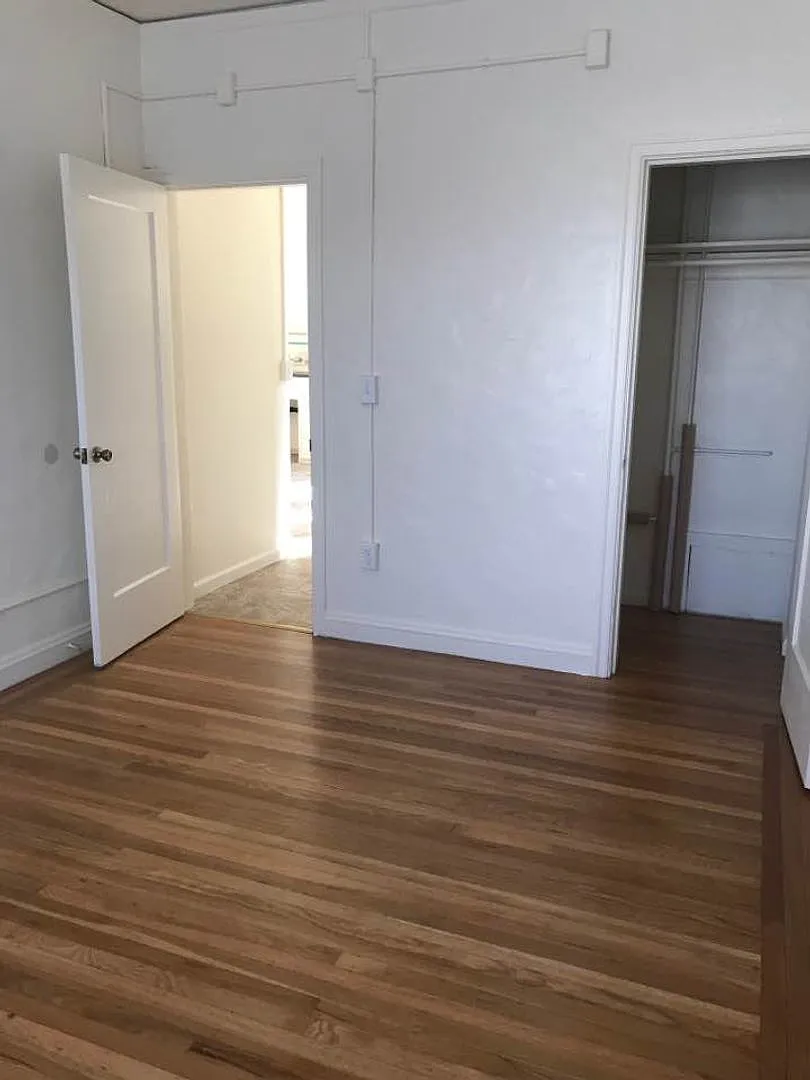 1817 Oxford St — Photo 4
